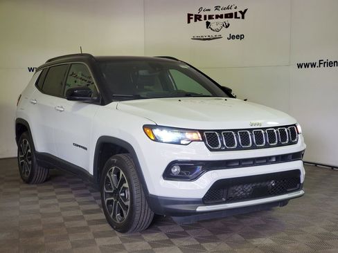 Used 2023 Jeep Compass Limited w/ Sun and Sound Group AWD/4WD image 2
