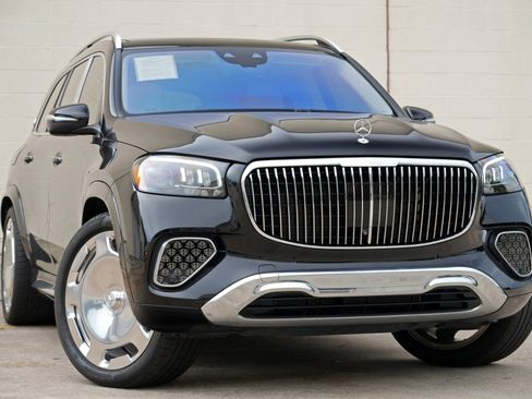 Used 2024 Mercedes-Benz Maybach GLS 600 4MATIC image 4