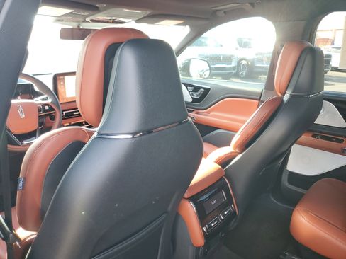 New 2025 Lincoln Aviator Reserve w/ Equipment Group 201A image 25