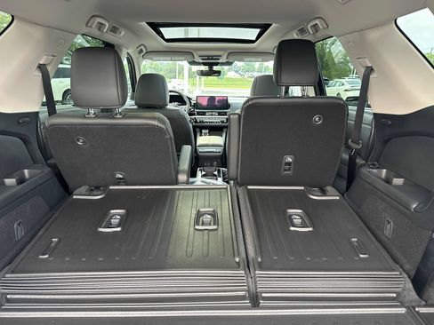 New 2026 Nissan Pathfinder Platinum AWD/4WD image 15