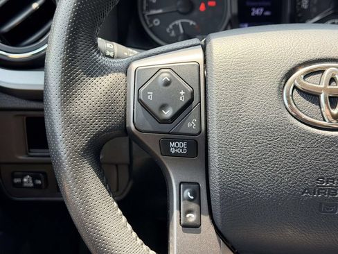 Certified 2019 Toyota Tacoma TRD Sport AWD/4WD image 8