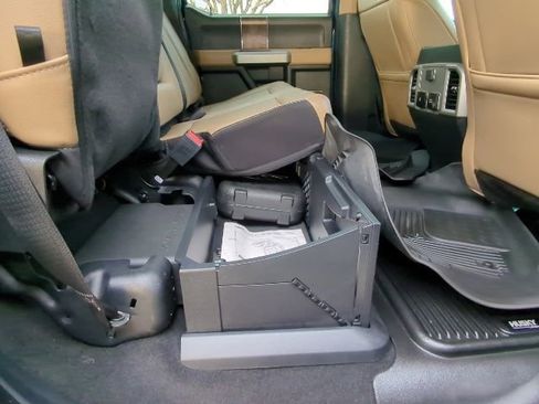 Used 2022 Ford F350 Lariat w/ Chrome Package image 22