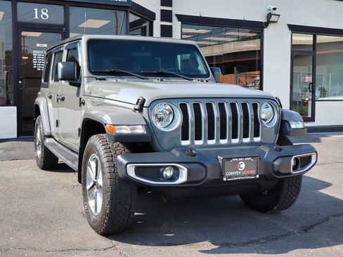 Used 2018 Jeep Wrangler Unlimited Sahara AWD/4WD image 4