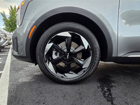 Certified 2026 Kia Sorento EX AWD/4WD image 11