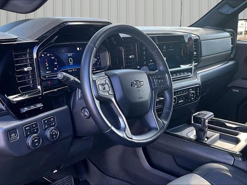 Used 2022 Chevrolet Silverado 1500 ZR2 w/ Technology Package image 4
