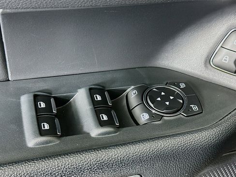 Used 2024 Ford Expedition XLT image 15