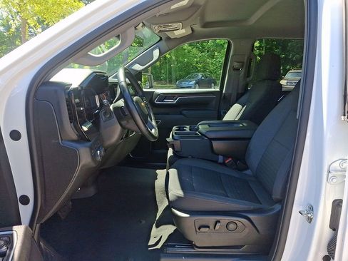 Used 2025 Chevrolet Silverado 1500 LT AWD/4WD image 13