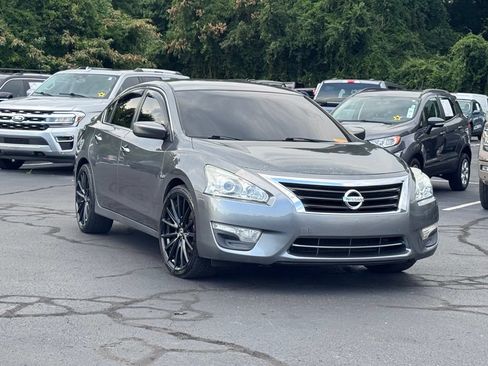 Used 2015 Nissan Altima 2.5 S w/ Special Edition Package FWD image 1