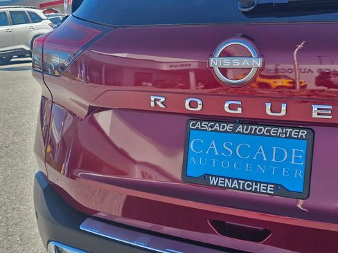 Used 2022 Nissan Rogue Platinum w/ Head-Up Display Package AWD/4WD image 15