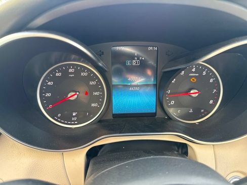 Used 2019 Mercedes-Benz C 300 Sedan image 11