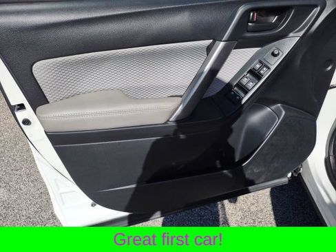 Used 2018 Subaru Forester 2.5i Premium w/ All-Weather Package AWD/4WD image 10