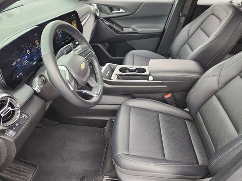 Used 2025 Chevrolet Equinox LT w/ Convenience Package II FWD image 14