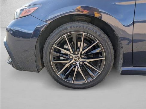 Used 2021 Toyota Camry SE image 9