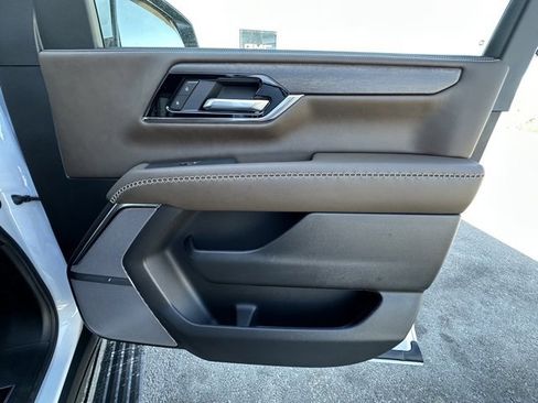 New 2026 GMC Yukon XL Denali Ultimate w/ LPO, Floor Liner Package image 31
