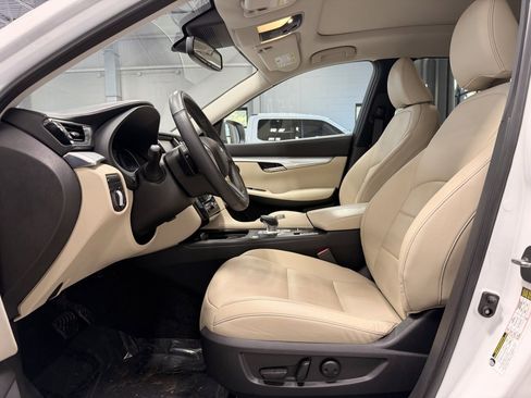 Used 2019 INFINITI QX50 Luxe w/ Cargo Package image 23