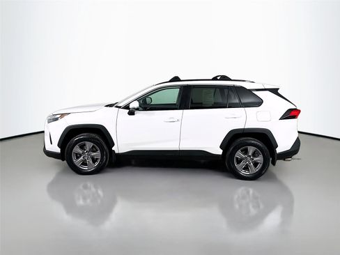 Used 2022 Toyota RAV4 XLE w/ Convenience Package AWD/4WD image 6