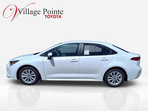 Used 2026 Toyota Corolla LE FWD image 2