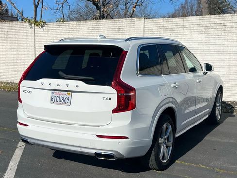 Used 2020 Volvo XC90 T6 Momentum image 6