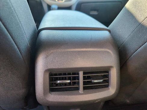 Used 2022 Chevrolet Equinox LS w/ LS Convenience Package image 19