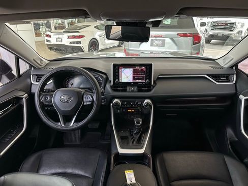 Used 2019 Toyota RAV4 Limited image 21