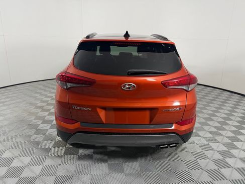 Used 2016 Hyundai Tucson Limited w/ Option Group 03 FWD image 6