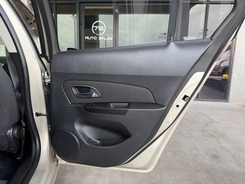 Used 2014 Chevrolet Cruze LT FWD image 29