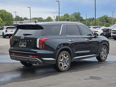 Certified 2025 Hyundai Palisade Limited FWD image 4