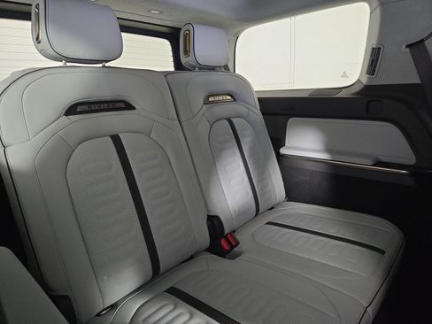 Used 2024 Rivian R1S Adventure AWD/4WD image 25