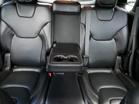 Used 2016 Jeep Cherokee Limited AWD/4WD image 13