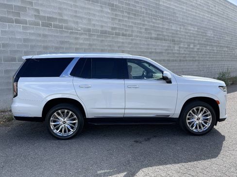 Used 2022 Cadillac Escalade Premium Luxury AWD/4WD image 3