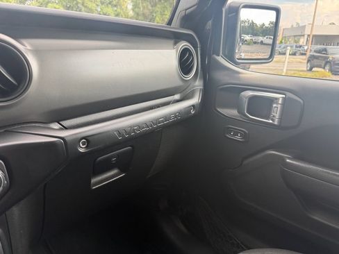 Used 2022 Jeep Wrangler Unlimited Sport AWD/4WD image 24