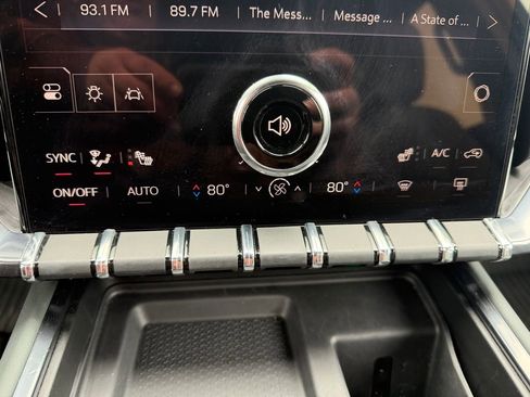 Used 2024 GMC Acadia AT4 w/ LPO, Floor Liner Package image 27