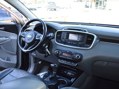 Used 2016 Kia Sorento EX image 28