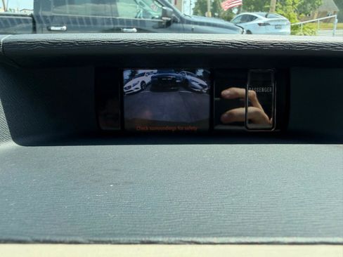 Used 2014 Toyota Sienna XLE AWD/4WD image 19