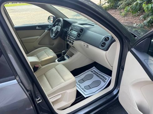 Used 2014 Volkswagen Tiguan SE FWD image 13