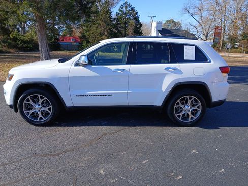 Certified 2022 Jeep Grand Cherokee Limited w/ Trailer Tow Group IV image 11