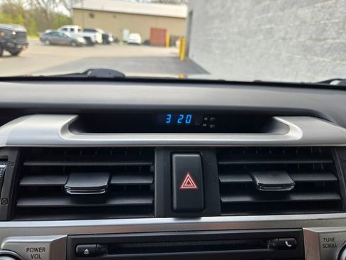 Used 2019 Toyota 4Runner SR5 AWD/4WD image 24