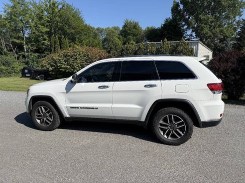 Used 2022 Jeep Grand Cherokee Limited w/ Tech Group AWD/4WD image 9