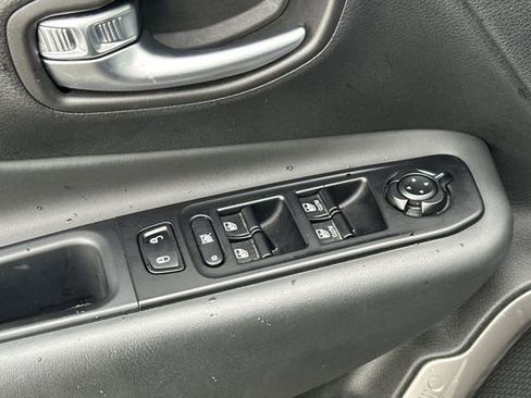 Used 2022 Jeep Renegade Sport image 12