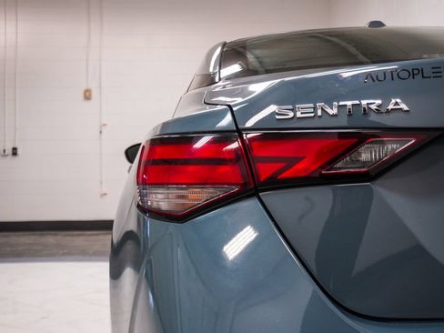 Used 2025 Nissan Sentra SV FWD image 32