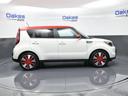 Used 2016 Kia Soul + w/ Designer's Package FWD image 9
