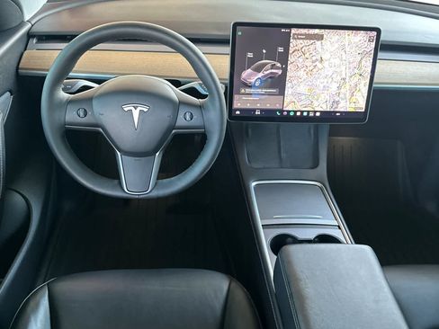 Used 2021 Tesla Model Y Long Range AWD/4WD image 15