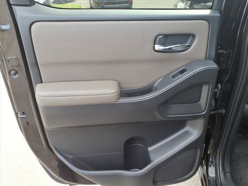 Used 2023 Nissan Frontier SV w/ SV Convenience Package image 23