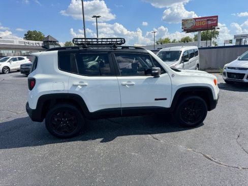 Used 2018 Jeep Renegade Trailhawk AWD/4WD image 6