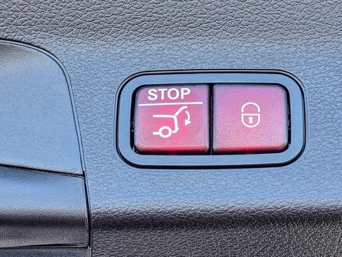 New 2025 Mercedes-Benz GLS 450 4MATIC image 41