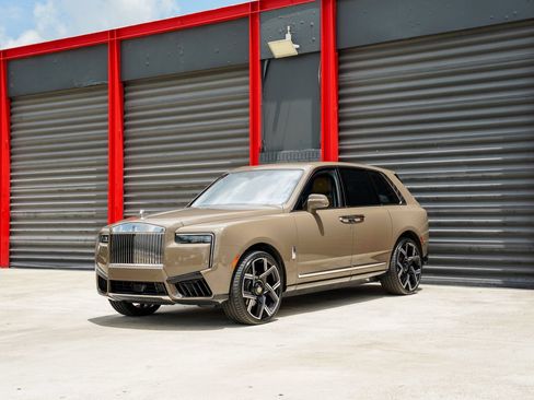 Used 2025 Rolls-Royce Cullinan AWD/4WD image 1