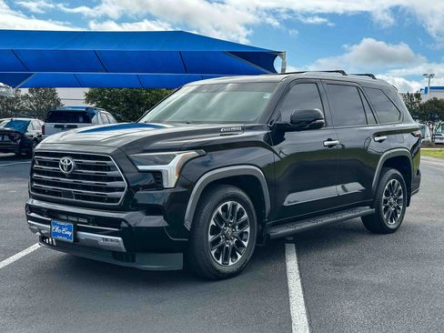 Used 2025 Toyota Sequoia Limited w/ Tow Technology Package AWD/4WD image 10