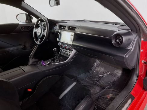 Used 2025 Toyota GR86 Premium RWD image 31