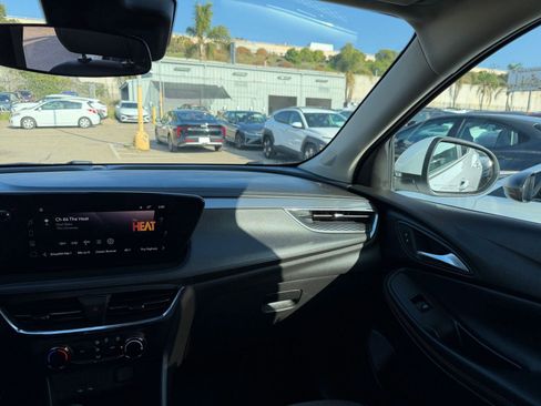 Used 2025 Buick Encore GX Preferred image 33