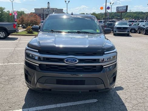 Used 2022 Ford Expedition XLT AWD/4WD image 2